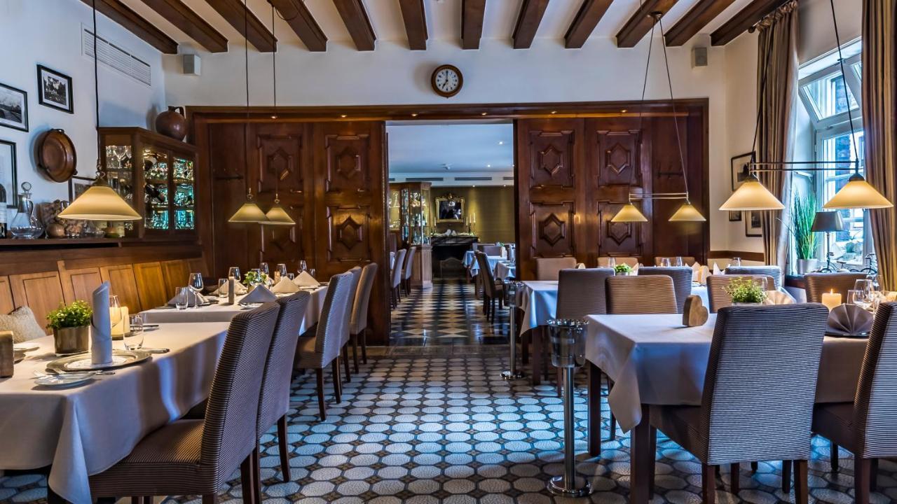 Wellings Romantik Hotel Zur Linde Moers Exteriér fotografie