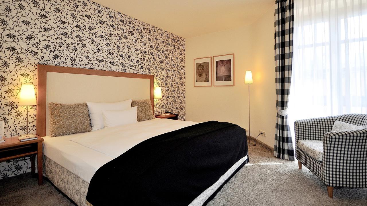 Wellings Romantik Hotel Zur Linde Moers Exteriér fotografie