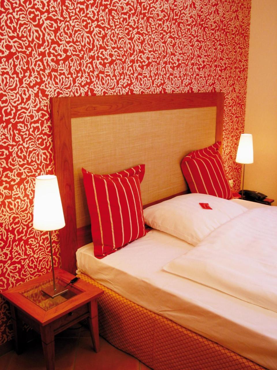 Wellings Romantik Hotel Zur Linde Moers Exteriér fotografie